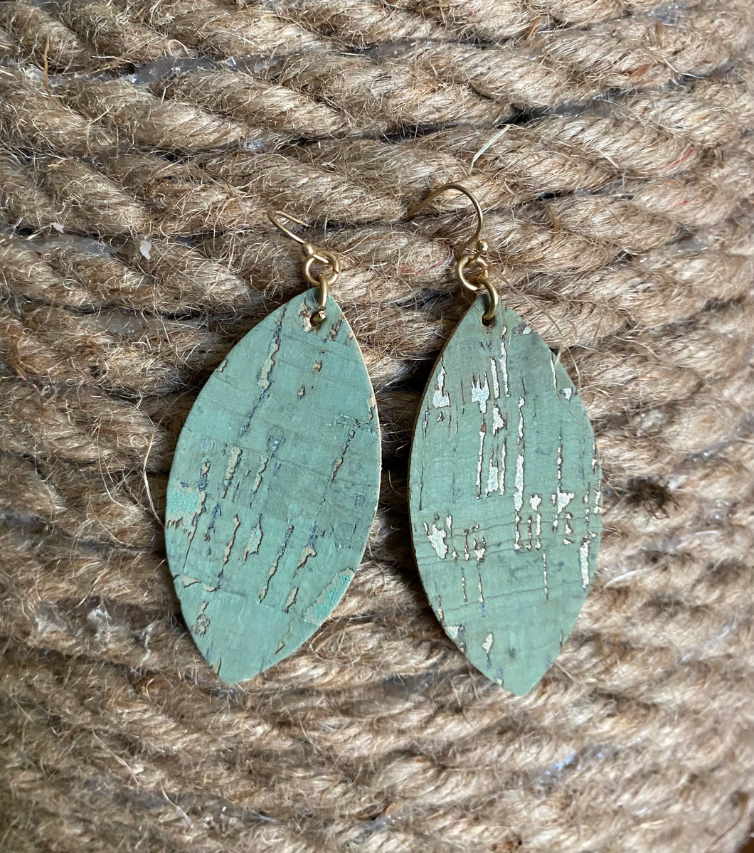 Corked Leaves Earrings - Light Olive